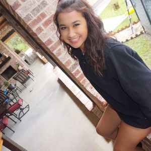 Meet your Posher, Mila